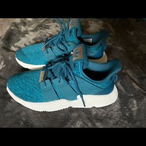 Adidas prophere sneakers